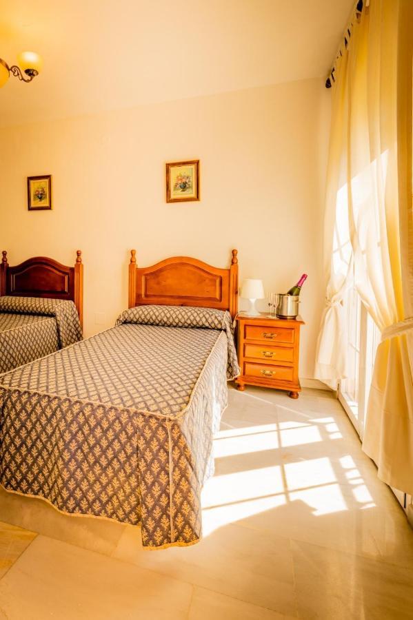 Hotel Cafe La Morena Fuengirola Extérieur photo