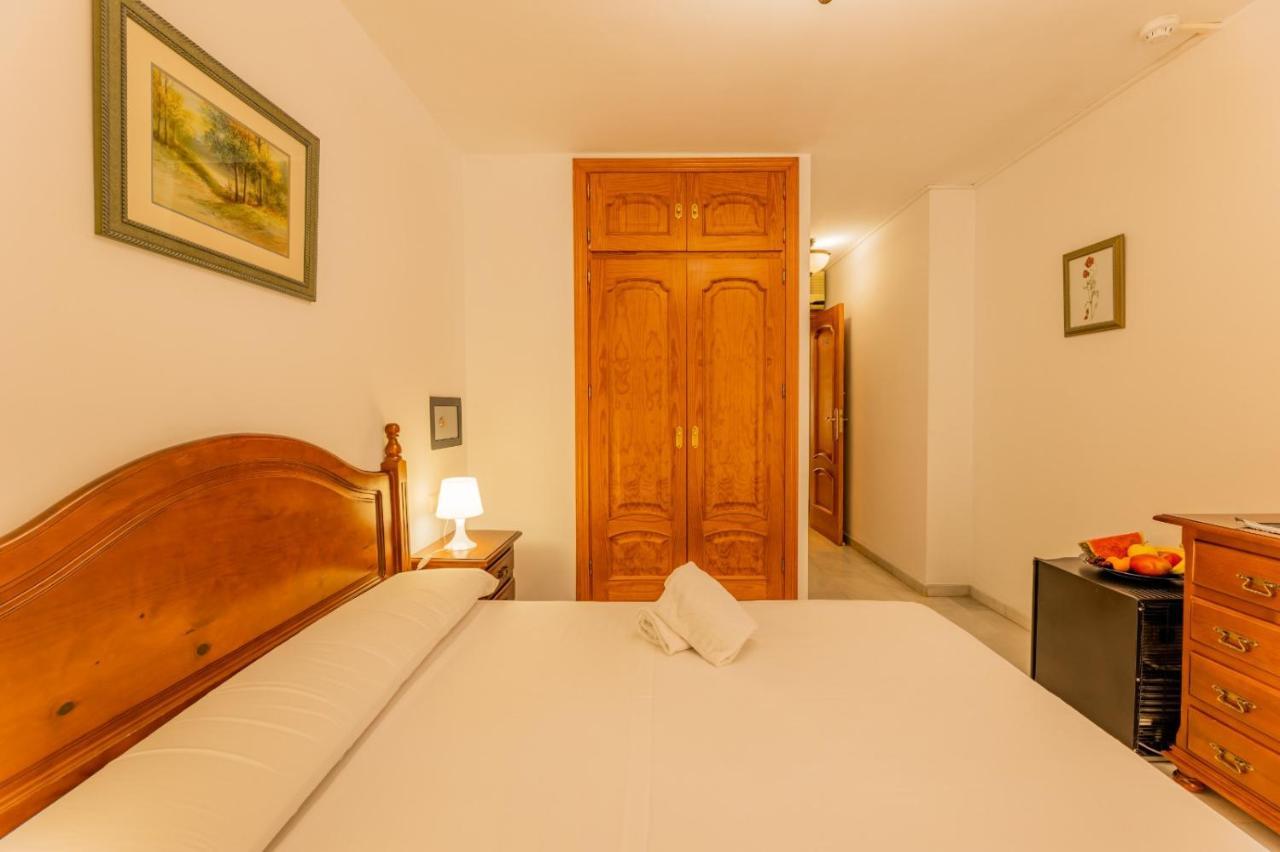 Hotel Cafe La Morena Fuengirola Extérieur photo